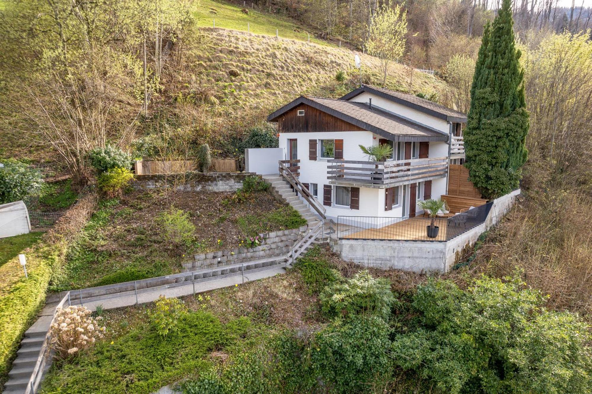 Bijou Side Panorama - Seeblick Und Erholung Nahe Interlaken Leissigen