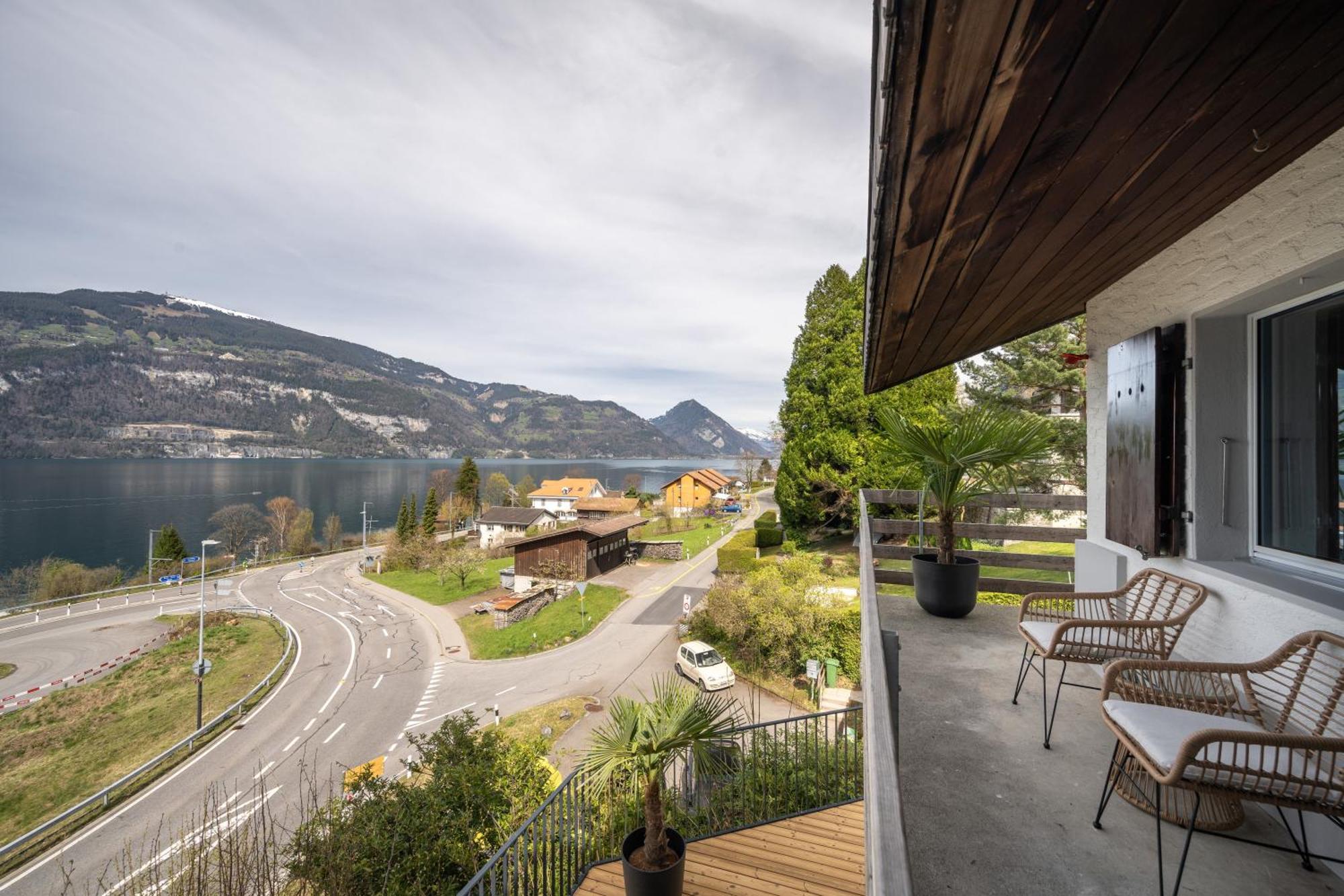 Bijou Side Panorama - Seeblick Und Erholung Nahe Interlaken